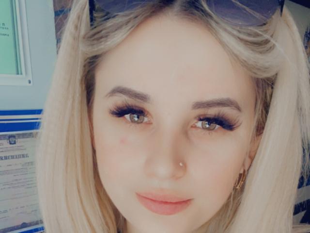 KarmaHotie - Live porn &amp; sex cam - 20744050