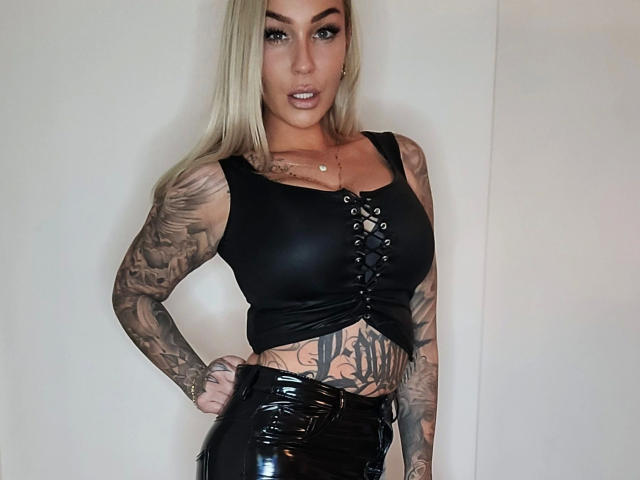 LadyXenia-hot - Live porn &amp; sex cam - 20763790