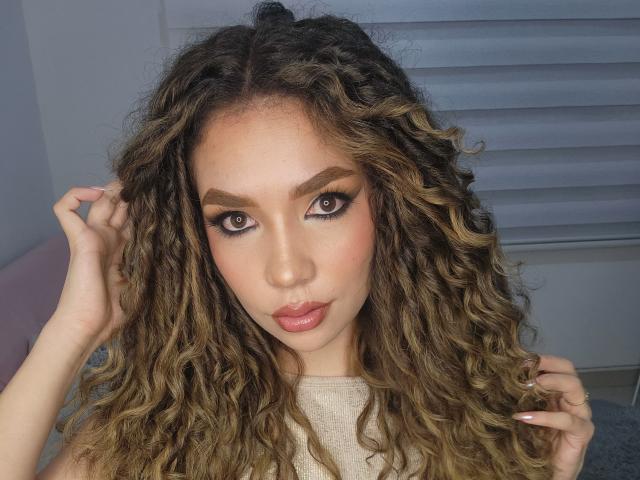KendallPiierce69 - Porno na żywo i seks kamera - 20765906