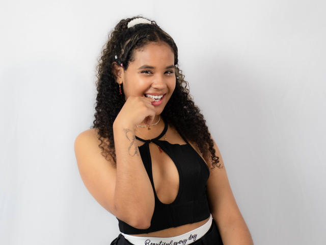 SaraSweeney - сексуальная веб-камера в реальном времени - 20771382