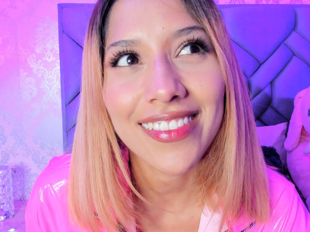 BrianaHarpers - Live sexe cam - 20772434