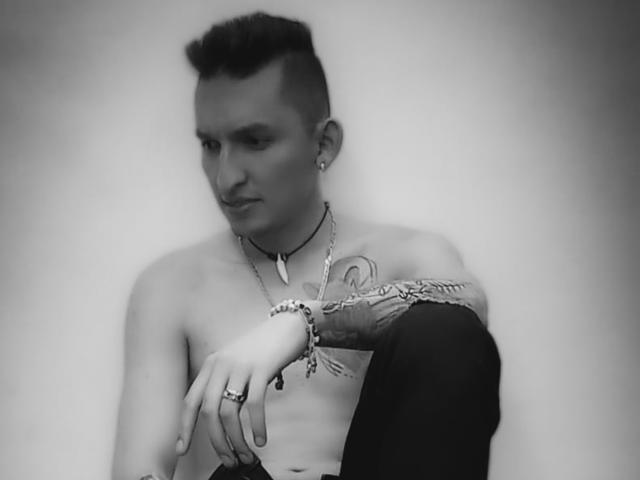 GoldDiamonds - Live porn &amp; sex cam - 20775386