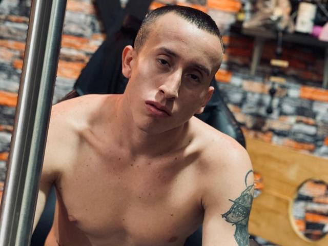 FamousParker - Live porn &amp; sex cam - 20778730