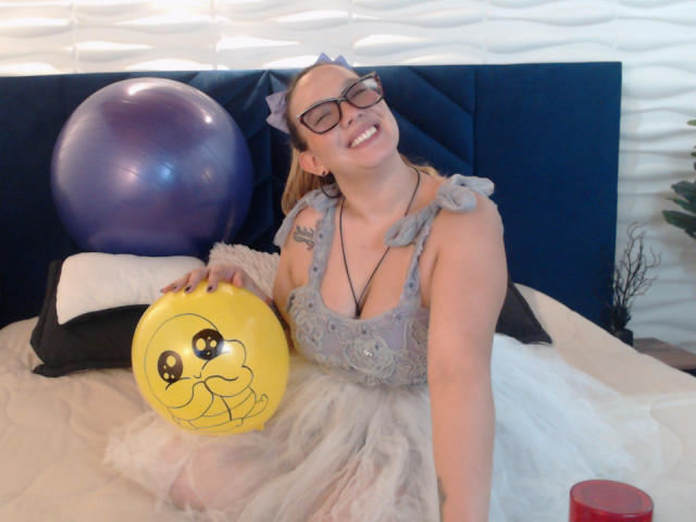 MeganHolt - Live sex cam - 20782642