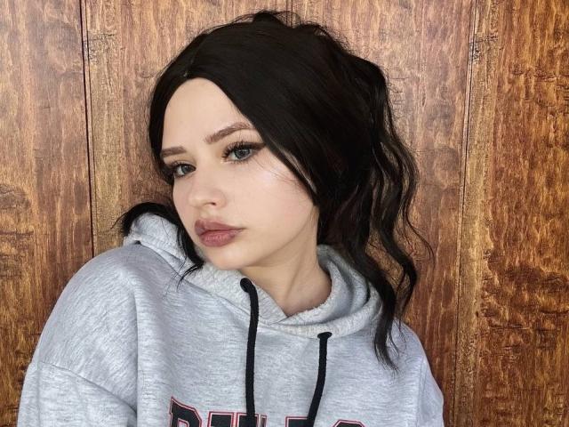 SofiaFlowers - Live porn &amp; sex cam - 20792646