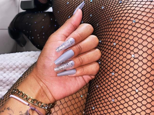 FiorellaBossh - Porno na żywo i seks kamera - 20798954