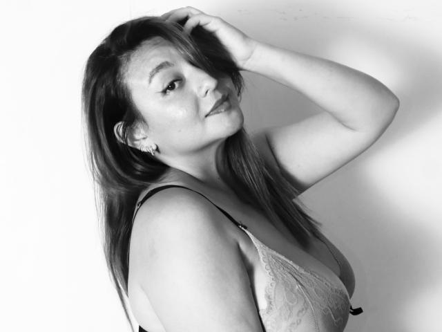 AdeleGinger - Live porn &amp; sex cam - 20801542