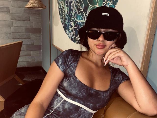 AlessiaFerry - Live porn &amp; sex cam - 20821994