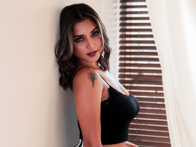 VeronicaFire - сексуальная веб-камера в реальном времени - 20833366