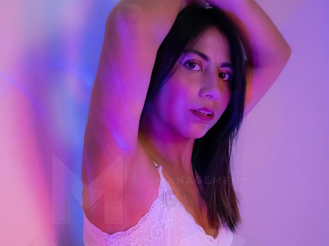 OliviiaMorrys - פורנו בשידור חי ומצלמת סקס - 20833802