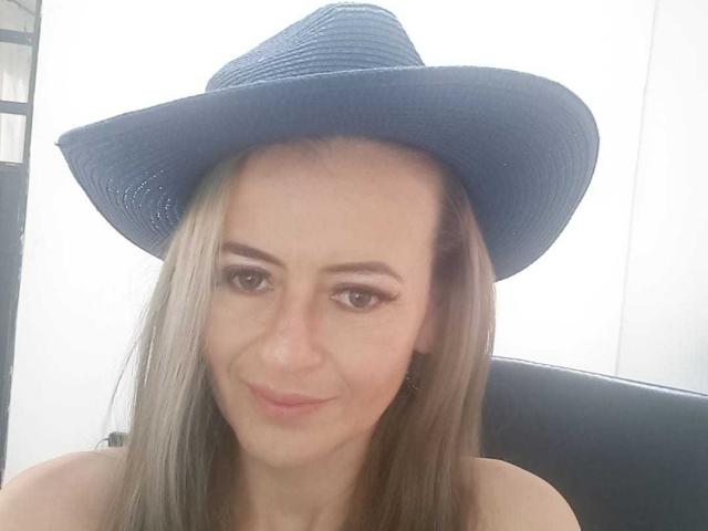 Maghenta - Élő pornó és szexkamera - 20843318