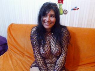 MagieBlanche - Chat live sex with a black hair Sexy lady 