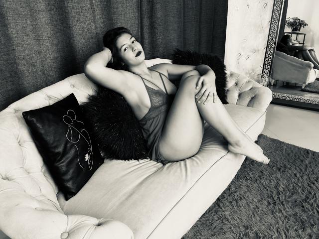GabrielaWalker - Camera khiêu dâm &amp; quyến rũ trực tiếp - 20854062