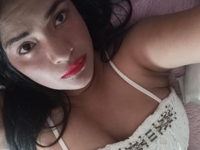 ArianithaXox - Live porno og sexkamera - 20858454