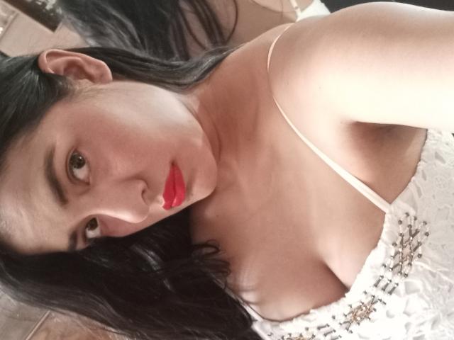 ArianithaXox - פורנו בשידור חי ומצלמת סקס - 20858458