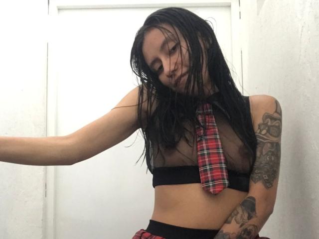 EvieGothel - Live porn &amp; sex cam - 20860290