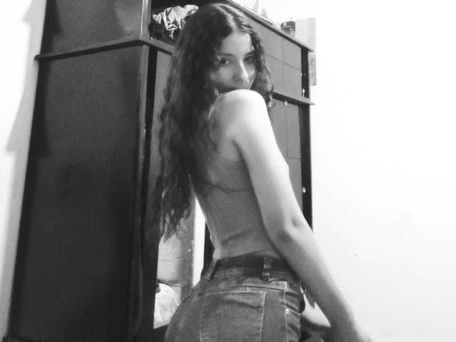 ElenaSantini - Live porn &amp; sex cam - 20860798