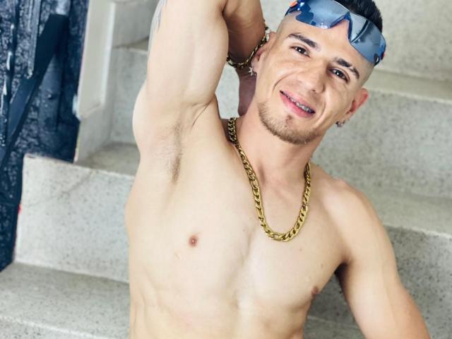 GilbertRossi - Live porn &amp; sex cam - 20863062