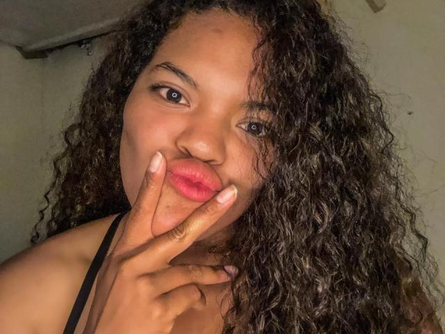 AlissonReyes - Live porn &amp; sex cam - 20865114