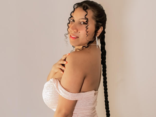 SerenaWillow - сексуальная веб-камера в реальном времени - 20866138