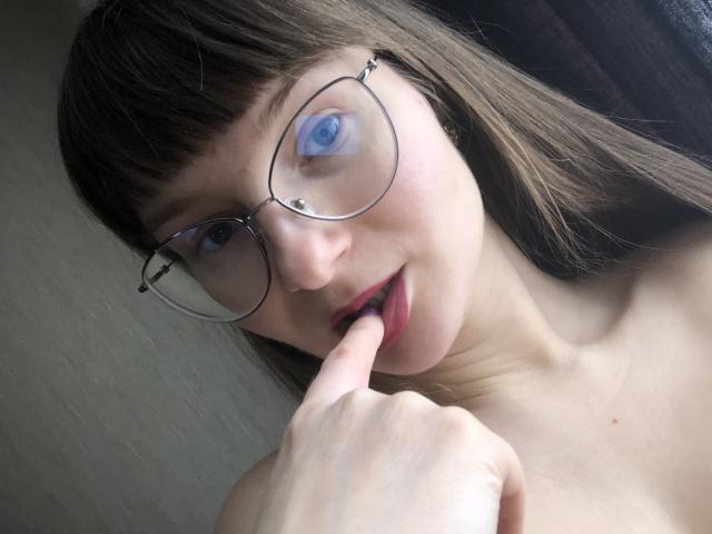 KiraGoldens - Élő pornó és szexkamera - 20868954