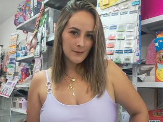 RousseMelinda - Live porn &amp; sex cam - 20871670
