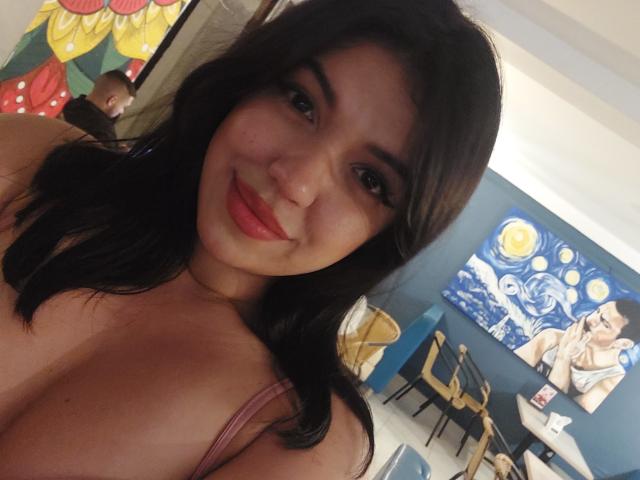 LauraRichis - Live porn &amp; sex cam - 20873922