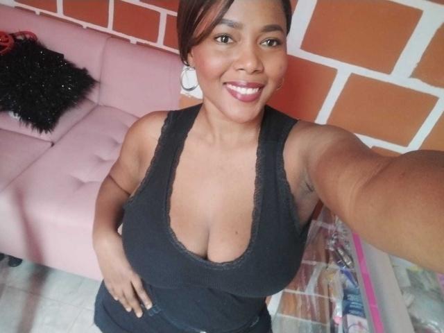 EmiraHot - сексуальная веб-камера в реальном времени - 20876690