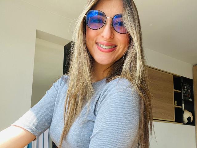 SabrinaaMontana - Live porn &amp; sex cam - 20880134