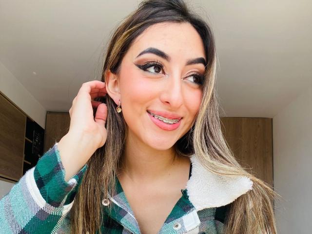 SabrinaaMontana - Live porn &amp; sex cam - 20880186