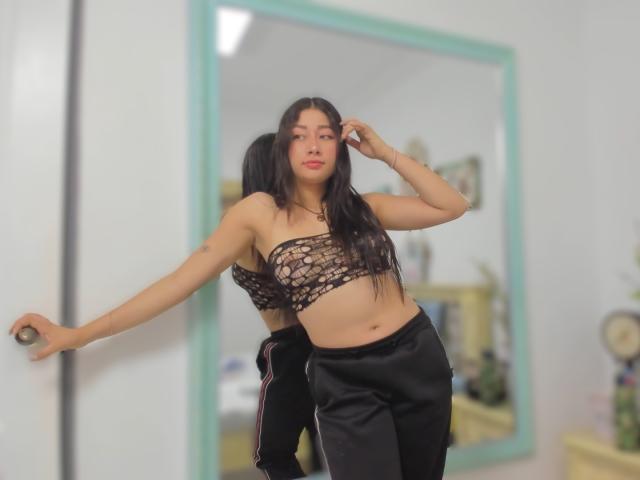 Genesiss - Live sex cam - 20881198