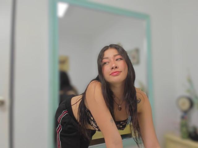 Genesiss - Live sex cam - 20881202