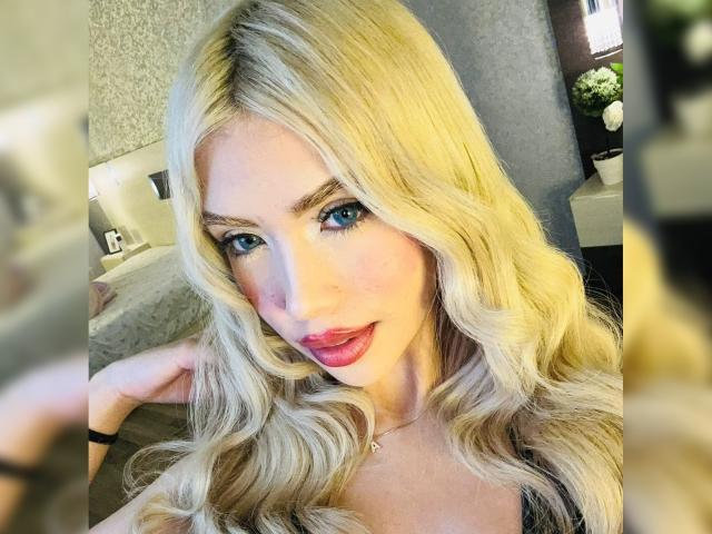 ChristieGarci - Live porn &amp; sex cam - 20884042