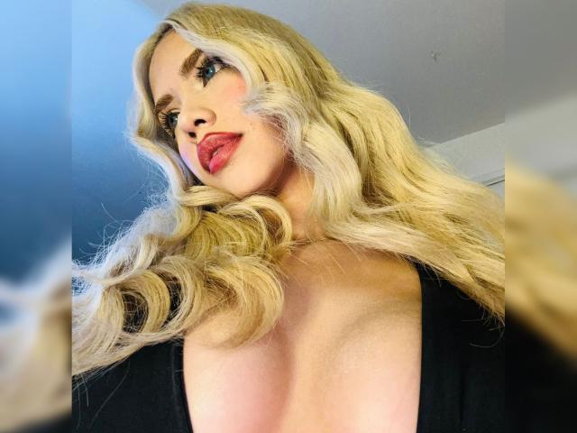 ChristieGarci - Live porn &amp; sex cam - 20884074