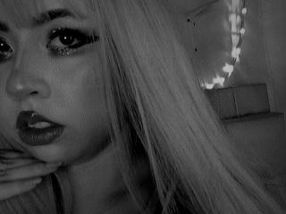 Yuri69 - Live porn &amp; sex cam - 20885670