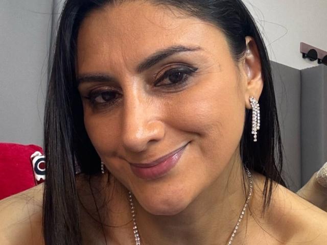 JuliaRobinson - Live porn &amp; sex cam - 20886430