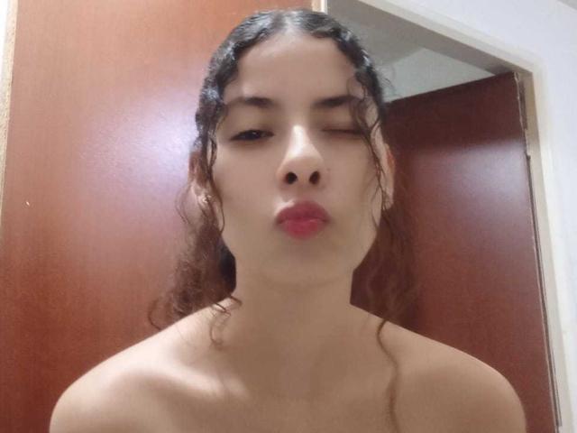 ElenaSantini - Live porn &amp; sex cam - 20902662