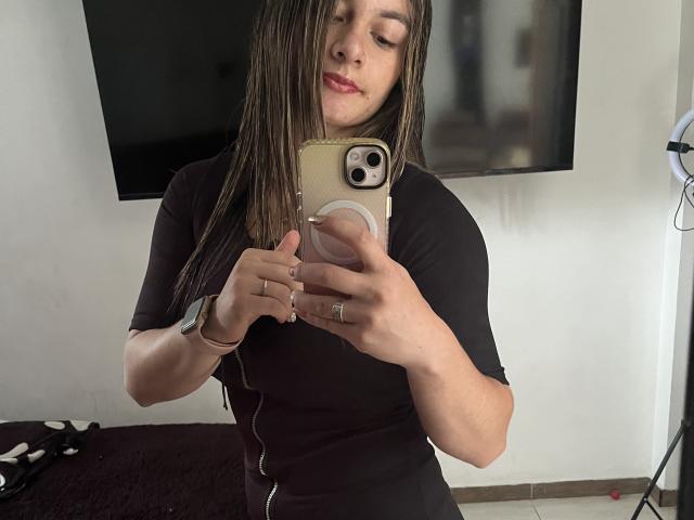 AtheneaRossi - Sexe cam en vivo - 20912686