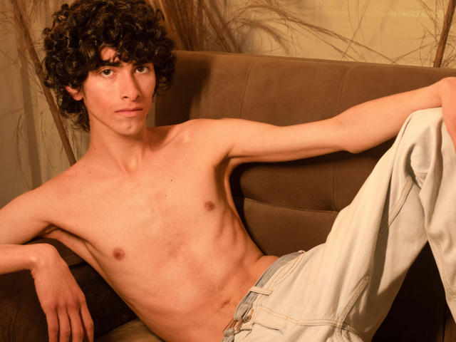 LucasFrost - Live porn &amp; sex cam - 20913186