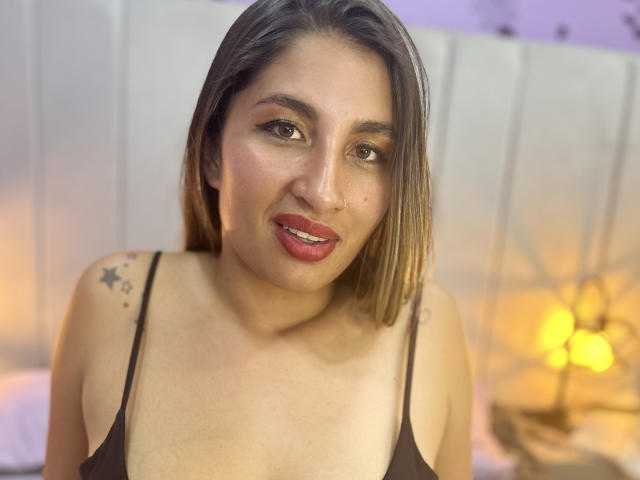 JuliethHilton - Live porn &amp; sex cam - 20930690