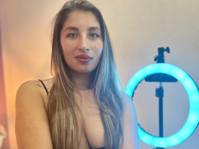 JuliethHilton - Live porn &amp; sex cam - 20930718