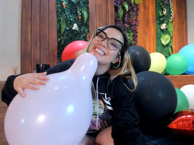 MeganHolt - Live porn &amp; sex cam - 20958550