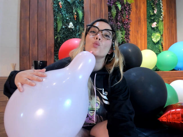 MeganHolt - Porno na żywo i seks kamera - 20958554