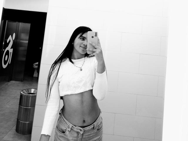 AlahyaDifiori - Live porn &amp; sex cam - 20960926