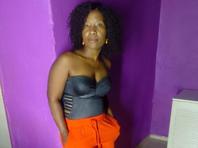 CurvyciousI - Live sex cam - 20962174