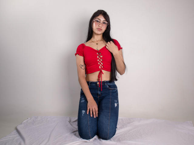 EmaHenderson - Live porn &amp; sex cam - 20977838