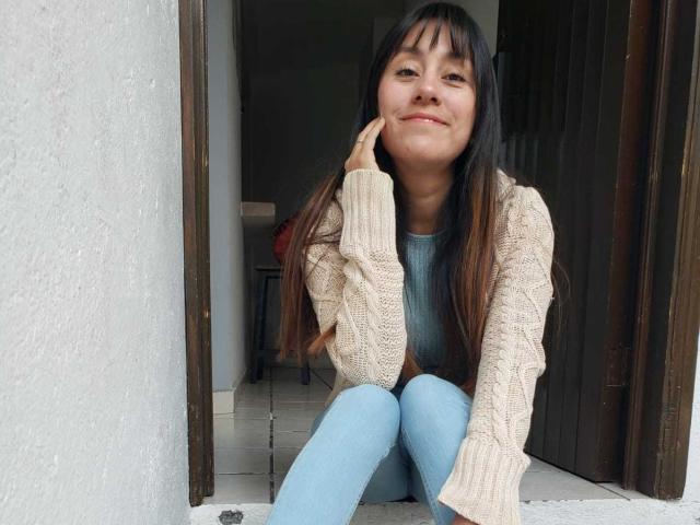 DanaeYellow - Sexe cam en vivo - 20980218