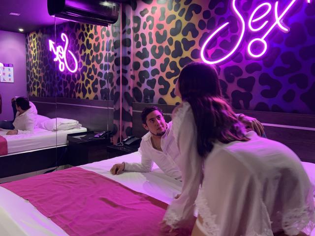 TinaYEdward - Live Sex Cam - 20988490