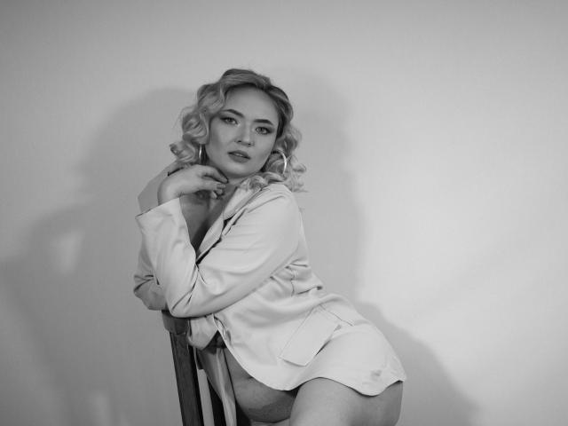 SallyVerda - Live sex cam - 20990678