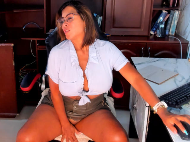 AlixLow - Live porn &amp; sex cam - 20995018